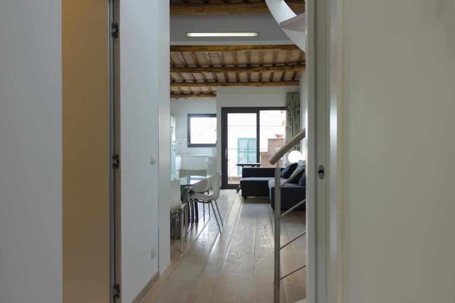 Stylish Penthouse With Terrace In Trastevere Roma